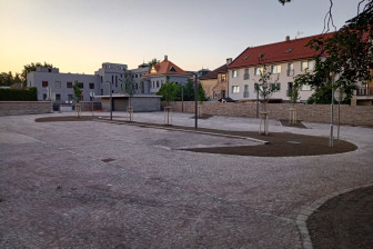 Výstavba komunikací a dláždění, nová knihovna, Kutná Hora 2022